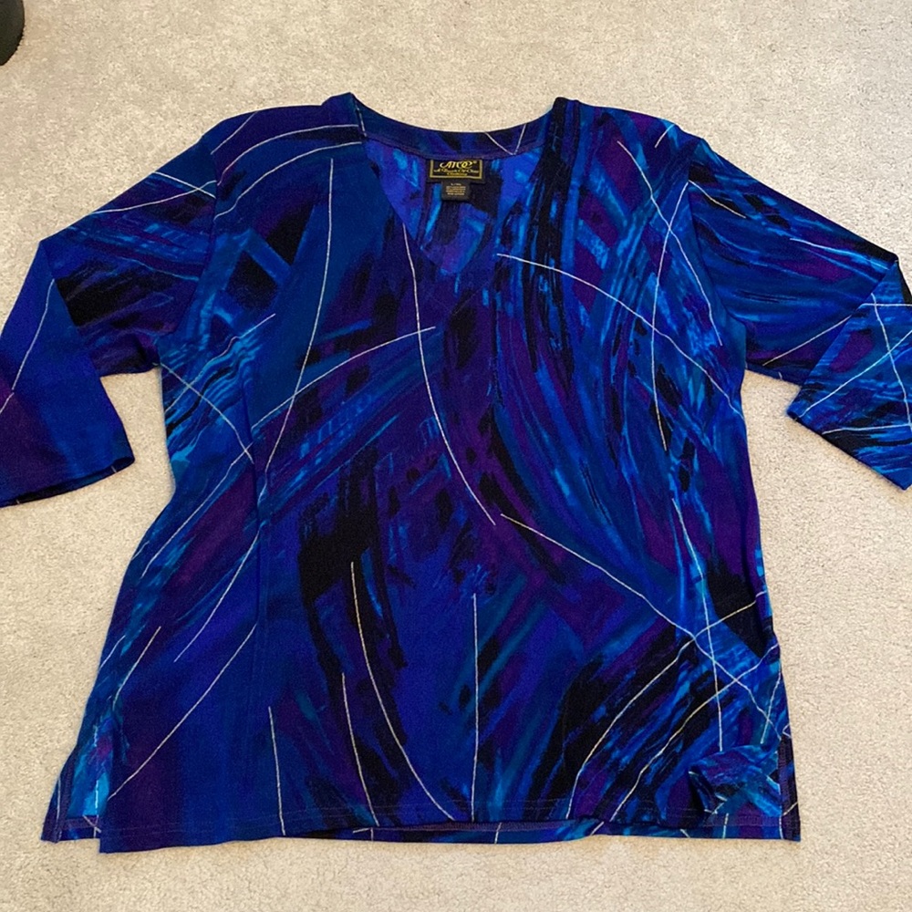 A Touch Of Class Clothing L/XL blue pattern 3/4 sleeve blouse with shoulder pads